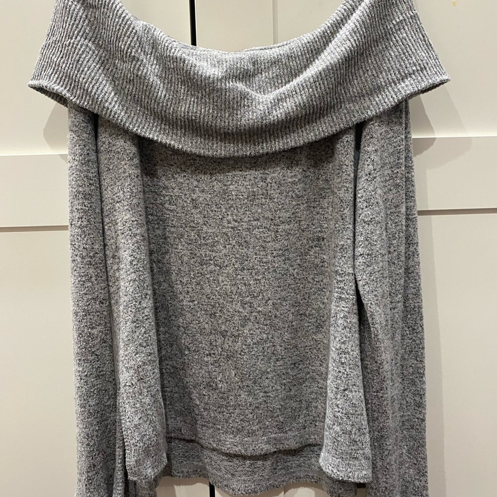 Off the shoulder long sleeve